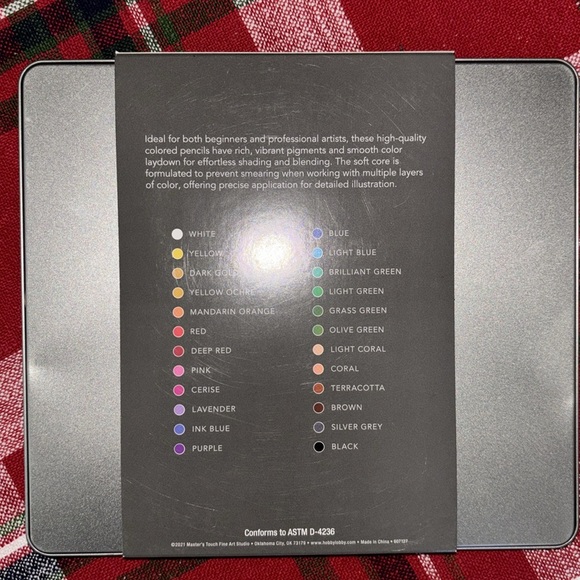 Johanna Basford Worlds of Wonder Coloring Book & Master’s Touch 24 Pencils Set - Picture 8 of 11